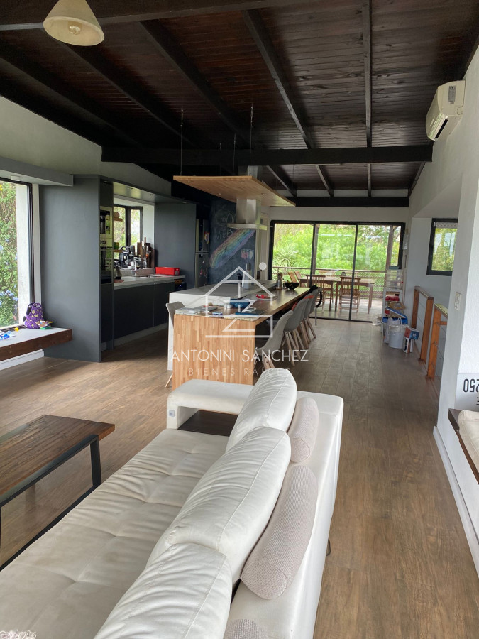 Casa ID.1801 - Venta Casa de 3 Dormitorios en Montoya Punta del este con Piscina