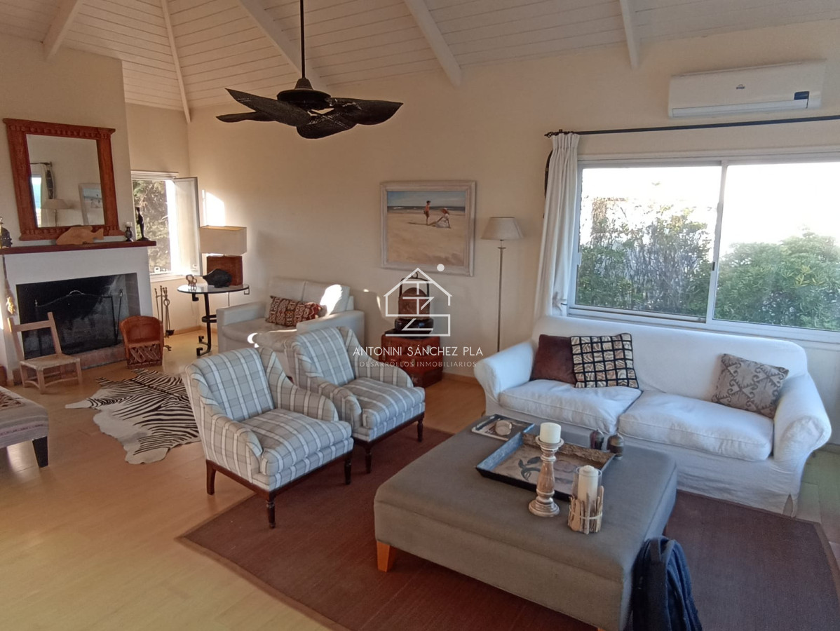 Casa ID.4710 - Oportunidad imperdible, gran casa en venta