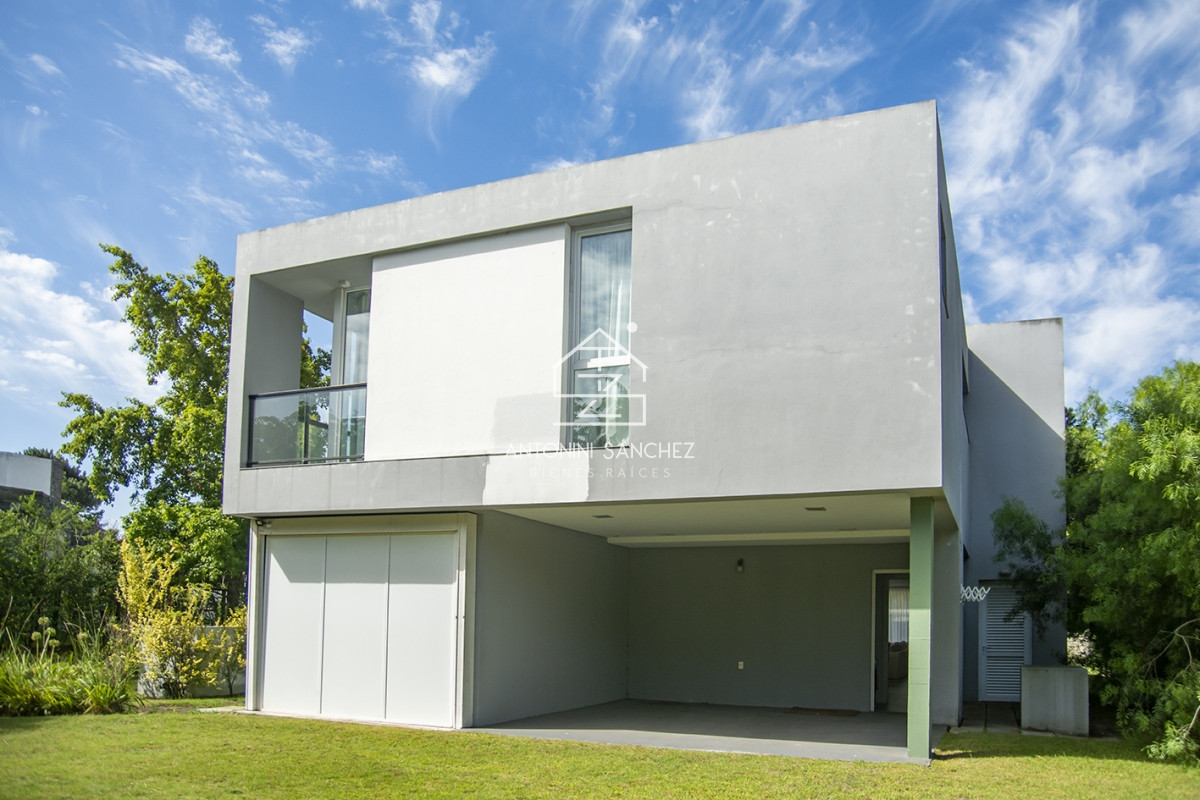 Casa ID.4841 - Casa en barrio privado Boulevard Park, Playa Mansa Punta del este 