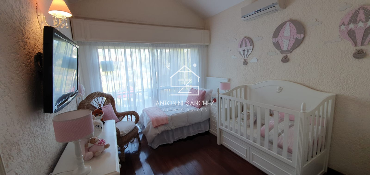 Casa ID.4498 - Casa en venta de 3 dormitorios,Pinares, Punta Del Este