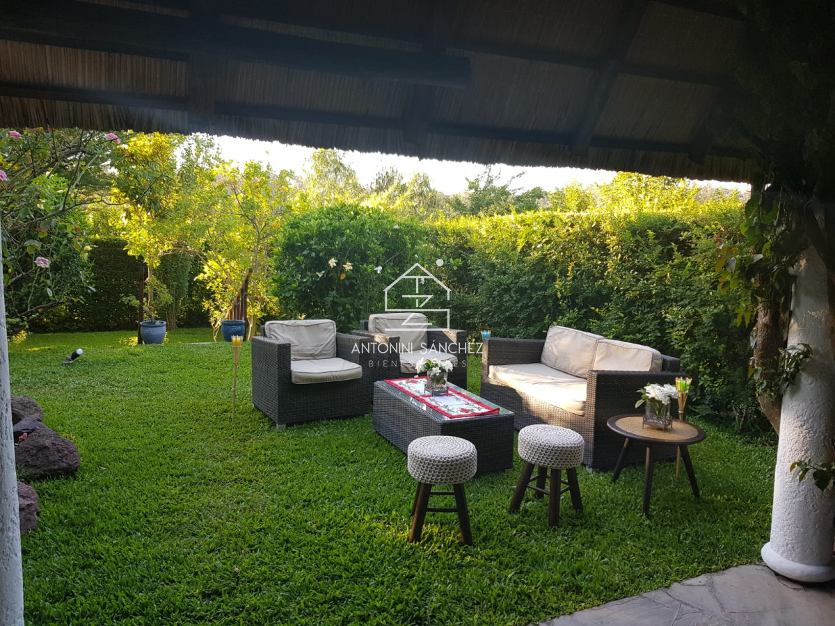 Casa ID.4498 - Casa en venta de 3 dormitorios,Pinares, Punta Del Este