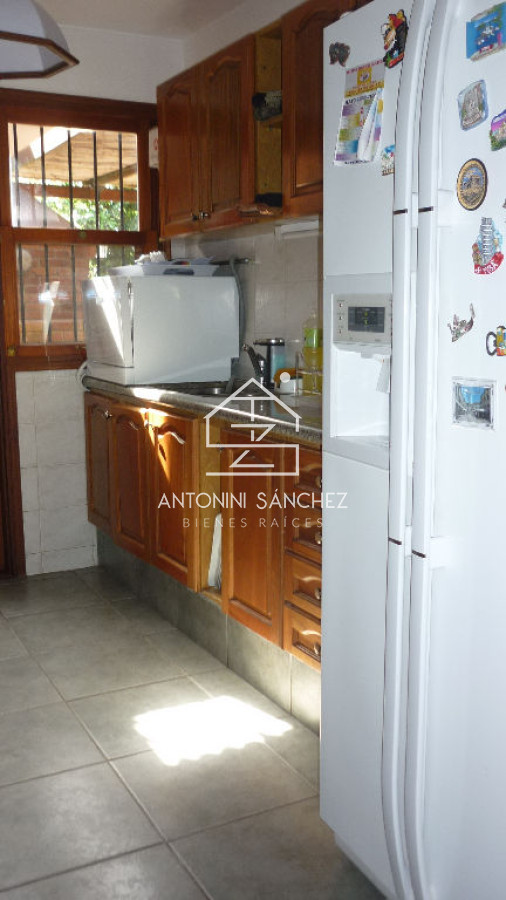 Casa ID.4498 - Casa en venta de 3 dormitorios,Pinares, Punta Del Este