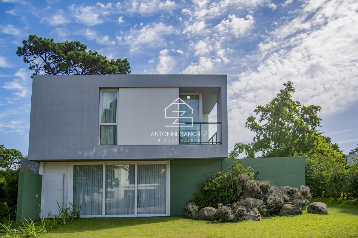 Casa ID.4841 - Casa en barrio privado Boulevard Park, Playa Mansa Punta del este 