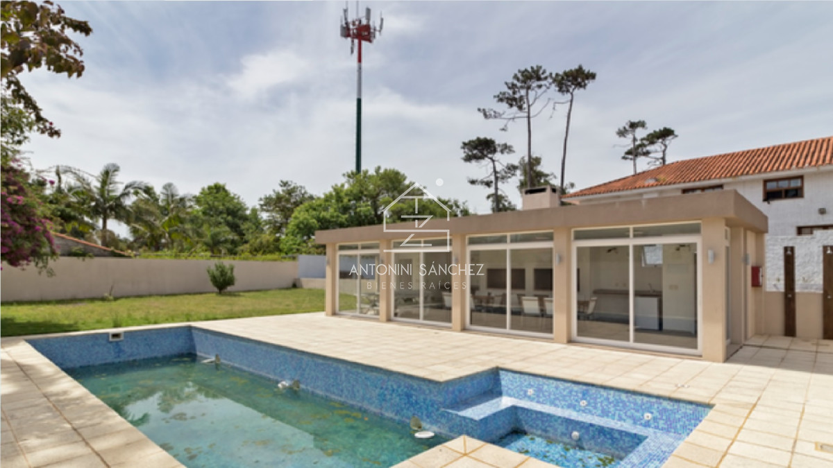Apartamento ID.3310 - Vende apartamento en playa mansa de 1 dormitorio con parrillero, Punta del Este 