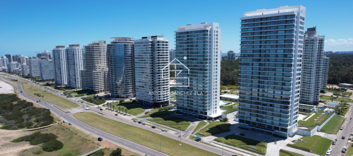 Apartamento ID.2944 - Vende apartamento de 3 dormitorios con vista al mar en Brava, Punta del Este