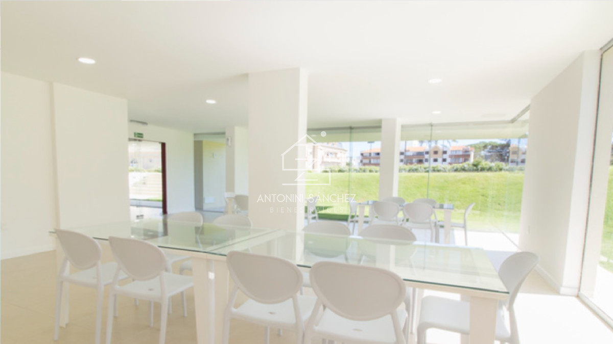 Apartamento ID.1977 - Departamento en Venta de 1 dormitorio en La Sirenuse, Punta del Este