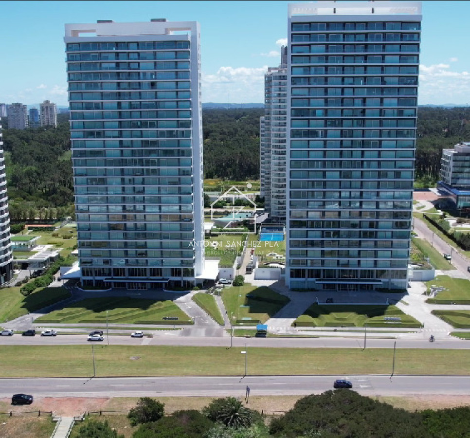 Apartamento ID.2944 - Vende apartamento de 3 dormitorios con vista al mar en Brava, Punta del Este