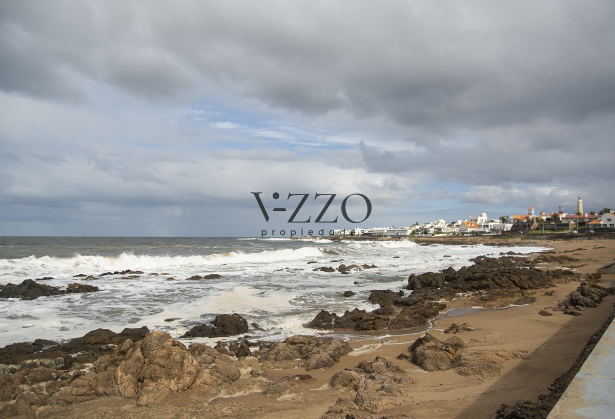 Apartamento ID.457/Vende-apartamento.-Edificio-Bonaire.-3-dormitorios-con-servicios.-Brava,-Peninsula,-Punta-del-Este - Vende apartamento. Edificio Bonaire. 3 dormitorios con servicios. Brava, Peninsula, Punta del Este