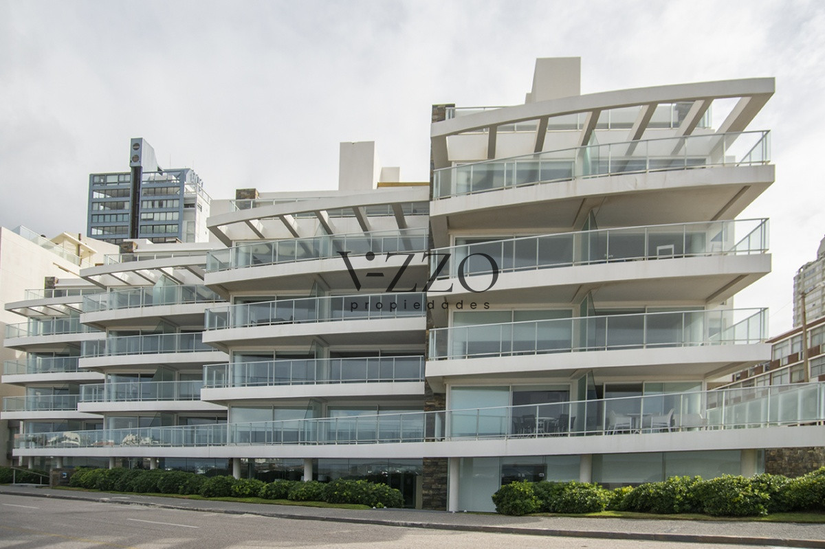 Apartamento ID.457/Vende-apartamento.-Edificio-Bonaire.-3-dormitorios-con-servicios.-Brava,-Peninsula,-Punta-del-Este - Vende apartamento. Edificio Bonaire. 3 dormitorios con servicios. Brava, Peninsula, Punta del Este