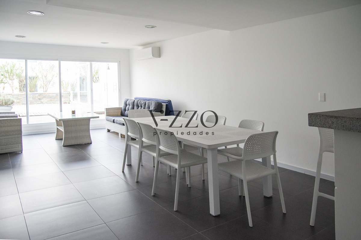 Apartamento ID.457/Vende-apartamento.-Edificio-Bonaire.-3-dormitorios-con-servicios.-Brava,-Peninsula,-Punta-del-Este - Vende apartamento. Edificio Bonaire. 3 dormitorios con servicios. Brava, Peninsula, Punta del Este