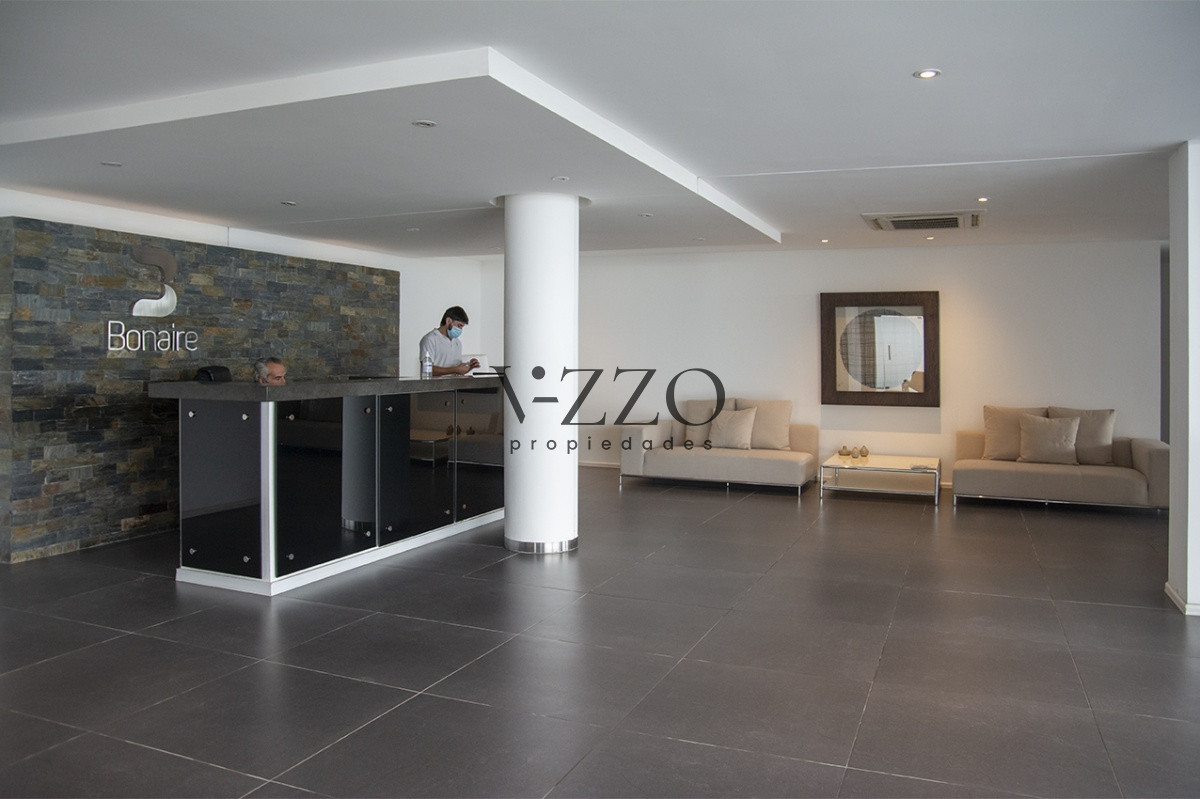 Apartamento ID.457/Vende-apartamento.-Edificio-Bonaire.-3-dormitorios-con-servicios.-Brava,-Peninsula,-Punta-del-Este - Vende apartamento. Edificio Bonaire. 3 dormitorios con servicios. Brava, Peninsula, Punta del Este
