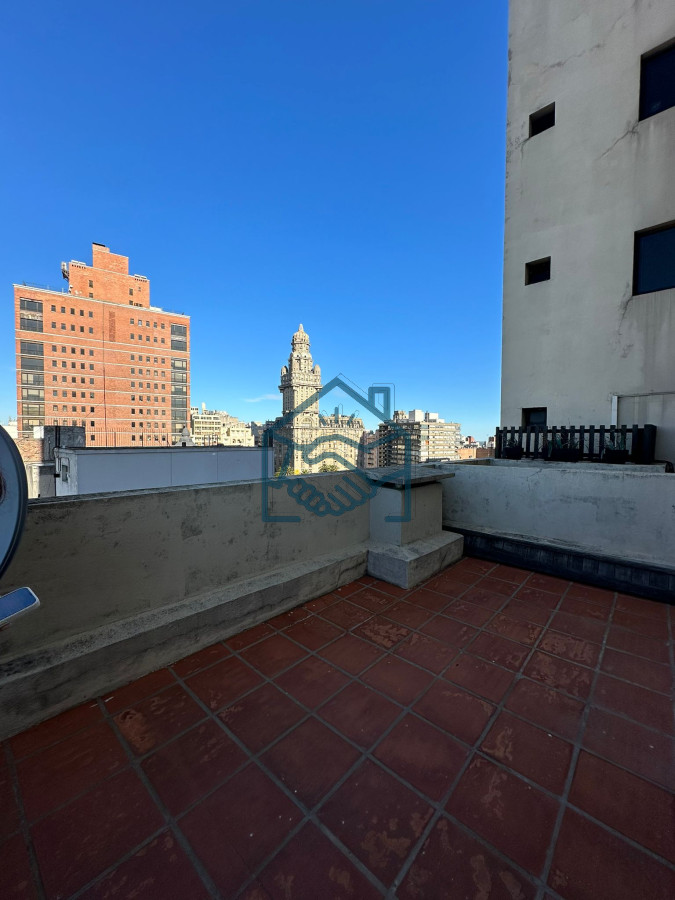 Oficina ID.1561/Venta-y-alquiler-frente-a-plaza-Independencia-Montevideo,-torre-X,-torre-de-categoría-(-son-dos-oficinas-unidas)--- - Venta y alquiler frente a plaza Independencia Montevideo, torre X, torre de categoría ( son dos oficinas unidas)   