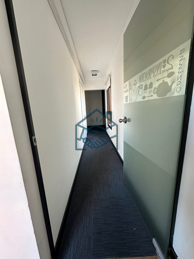 Oficina ID.1561/Venta-y-alquiler-frente-a-plaza-Independencia-Montevideo,-torre-X,-torre-de-categoría-(-son-dos-oficinas-unidas)--- - Venta y alquiler frente a plaza Independencia Montevideo, torre X, torre de categoría ( son dos oficinas unidas)   