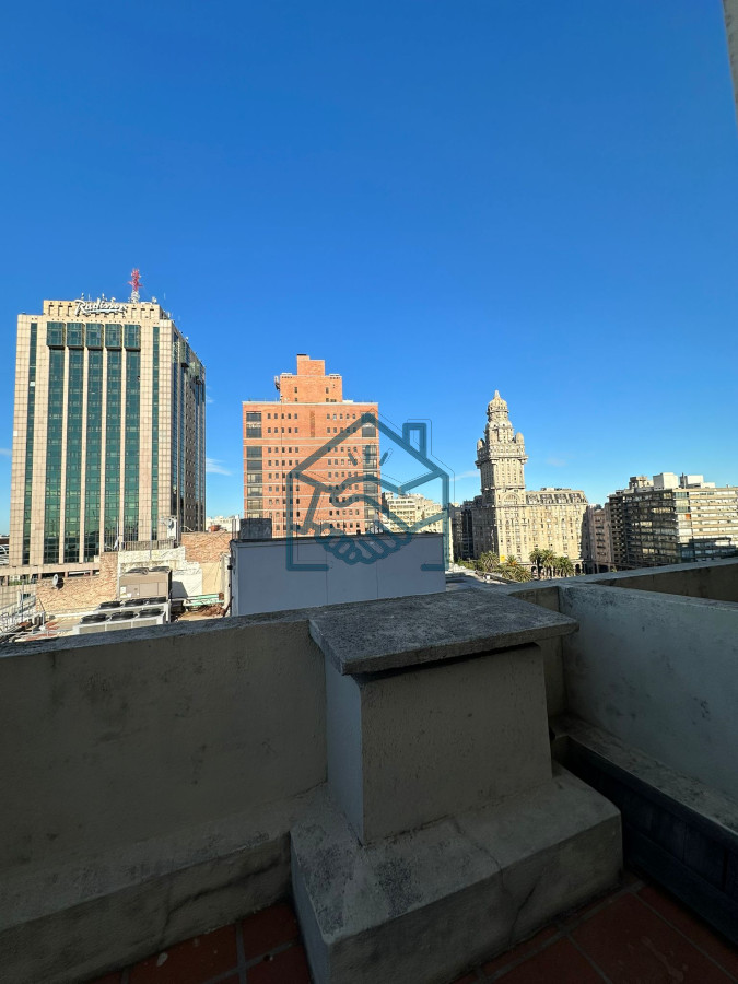 Oficina ID.1561/Venta-y-alquiler-frente-a-plaza-Independencia-Montevideo,-torre-X,-torre-de-categoría-(-son-dos-oficinas-unidas)--- - Venta y alquiler frente a plaza Independencia Montevideo, torre X, torre de categoría ( son dos oficinas unidas)   