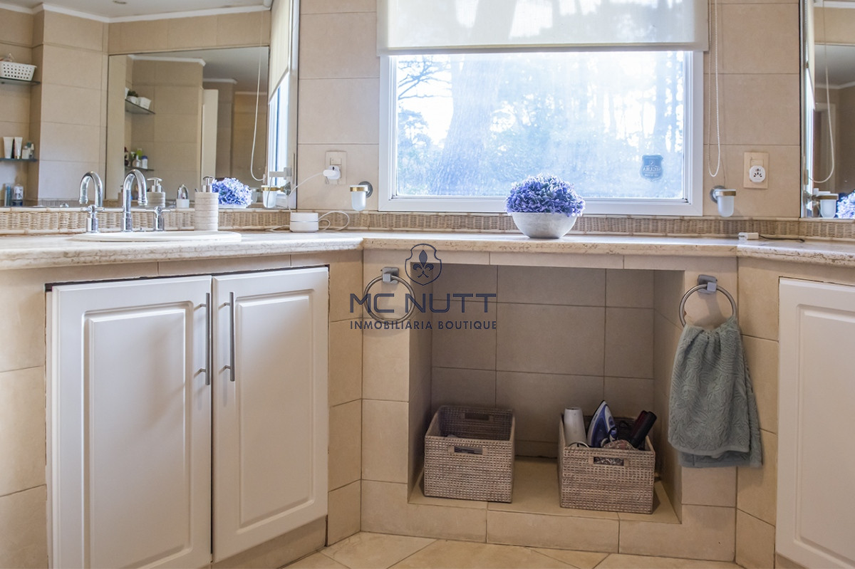 Casa ID.683/ - Casa en Venta de 4 dormitorios en San Rafael , Punta del este 