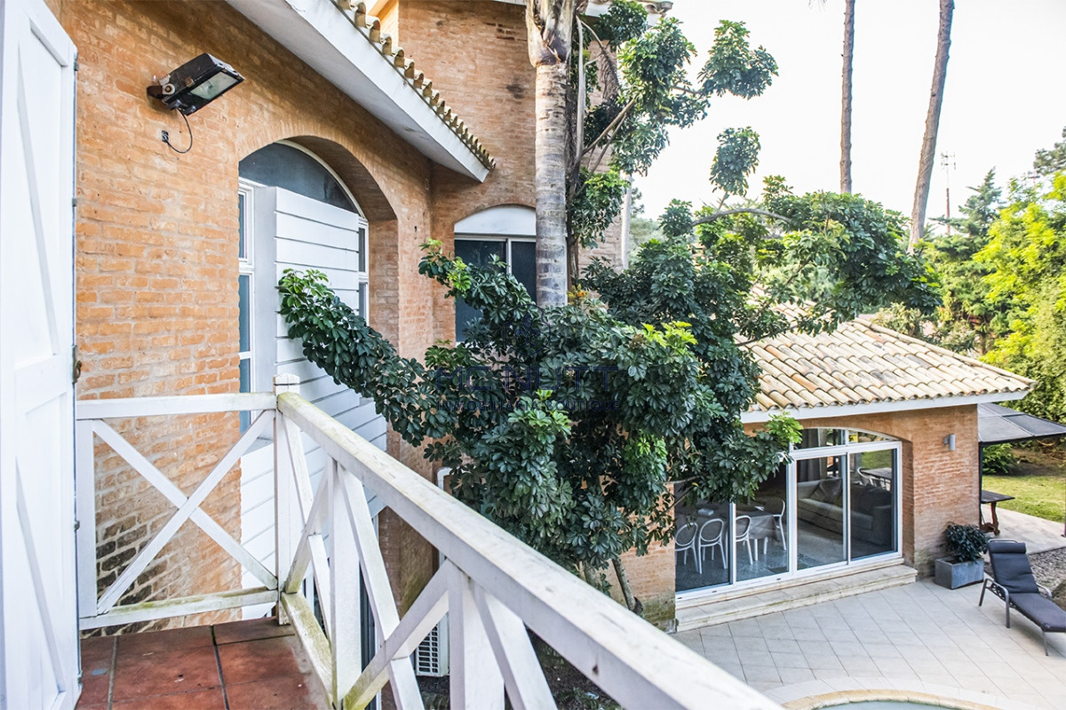 Casa ID.683/ - Casa en Venta de 4 dormitorios en San Rafael , Punta del este 