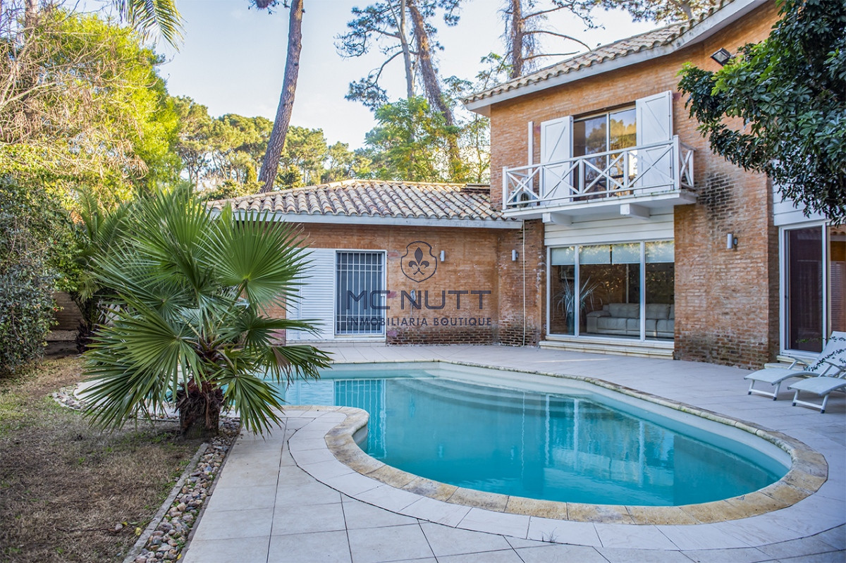 Casa ID.683/ - Casa en Venta de 4 dormitorios en San Rafael , Punta del este 