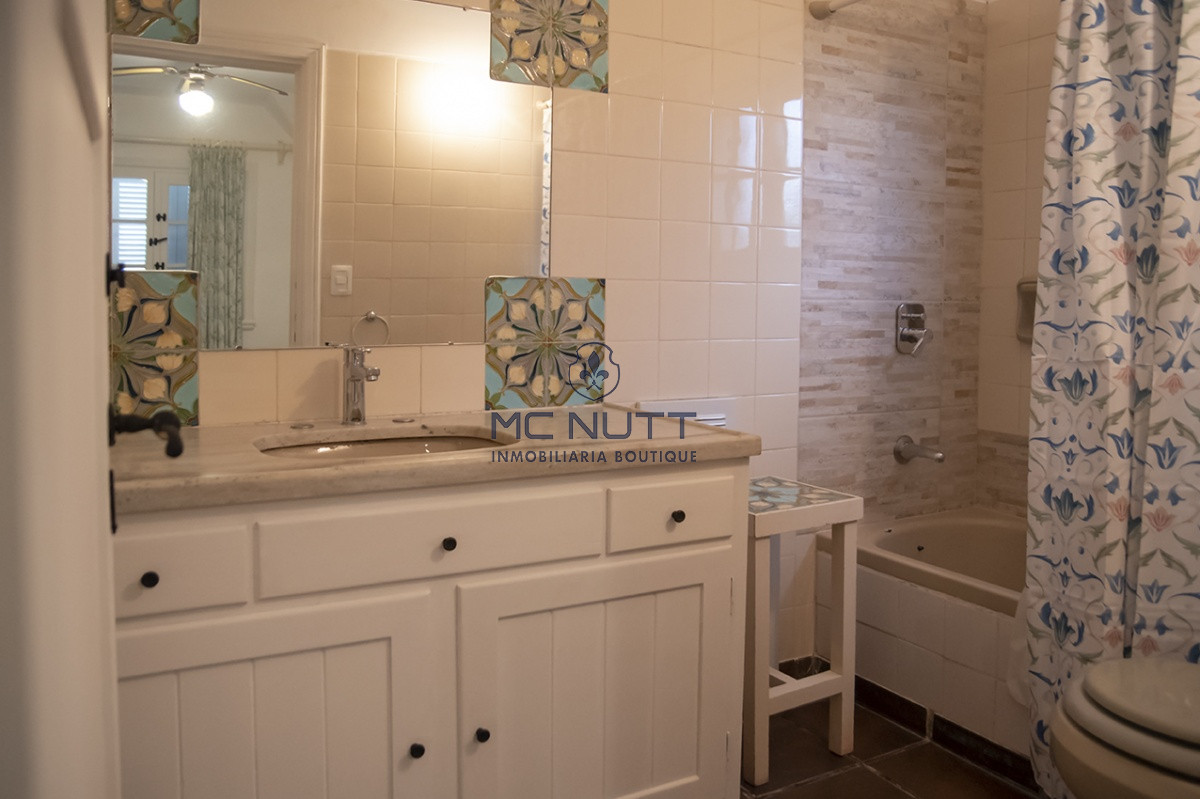 Casa ID.582/ - Hermosísima casa en Golf, Punta del Este