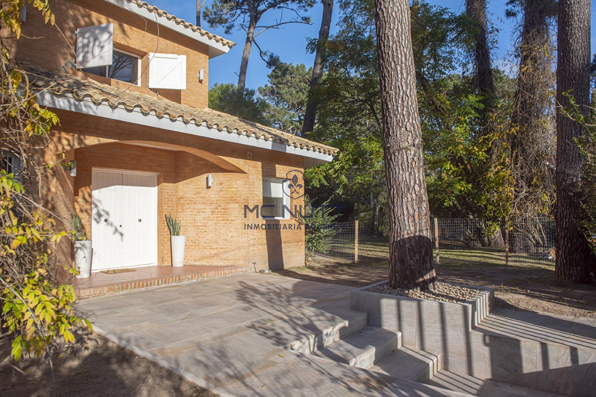 Casa ID.683/ - Casa en Venta de 4 dormitorios en San Rafael , Punta del este 