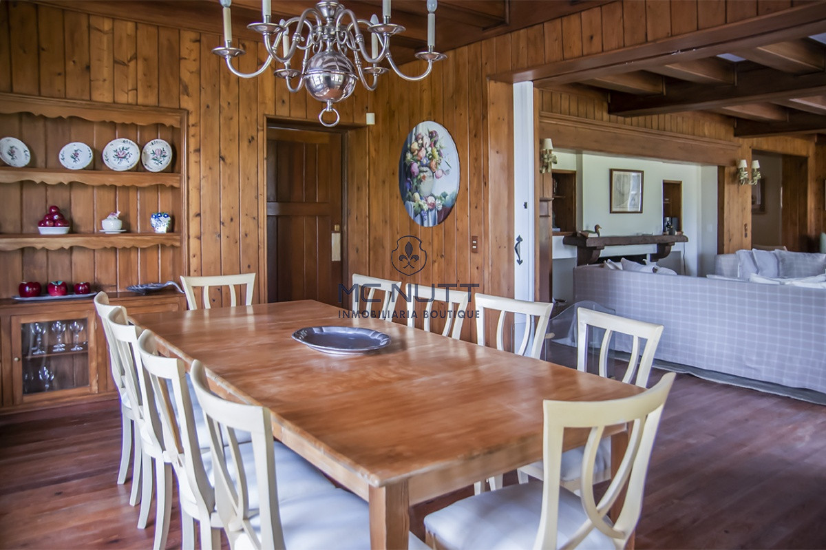 Casa ID.582/ - Hermosísima casa en Golf, Punta del Este