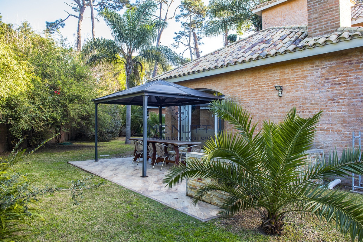 Casa ID.683/ - Casa en Venta de 4 dormitorios en San Rafael , Punta del este 