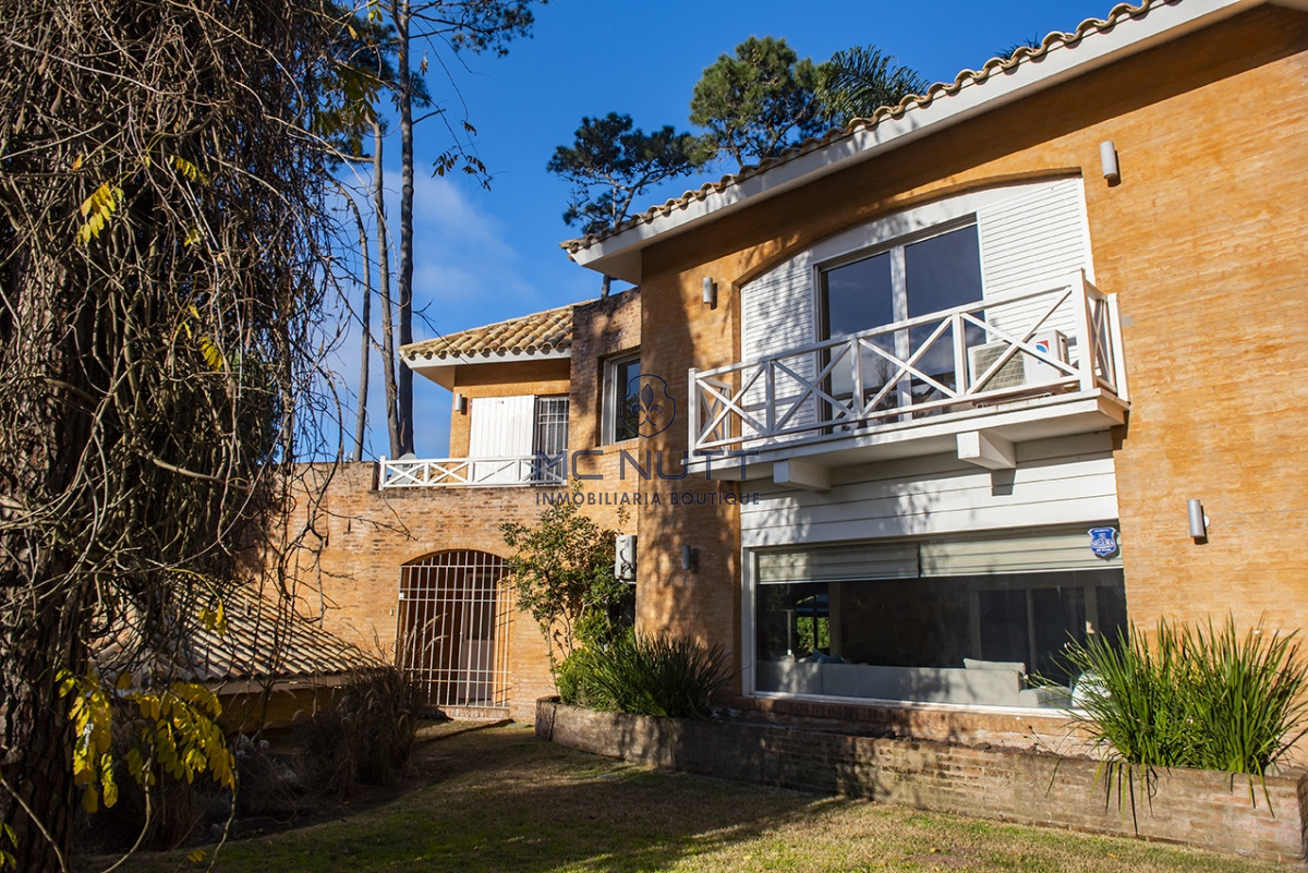 Casa ID.683/ - Casa en Venta de 4 dormitorios en San Rafael , Punta del este 