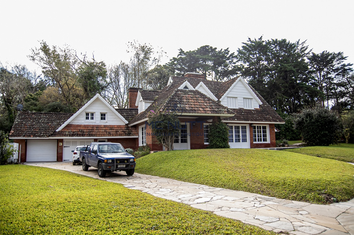 Casa ID.582/ - Hermosísima casa en Golf, Punta del Este