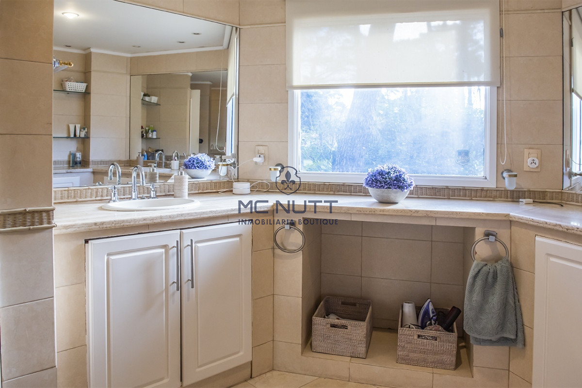 Casa ID.683/ - Casa en Venta de 4 dormitorios en San Rafael , Punta del este 