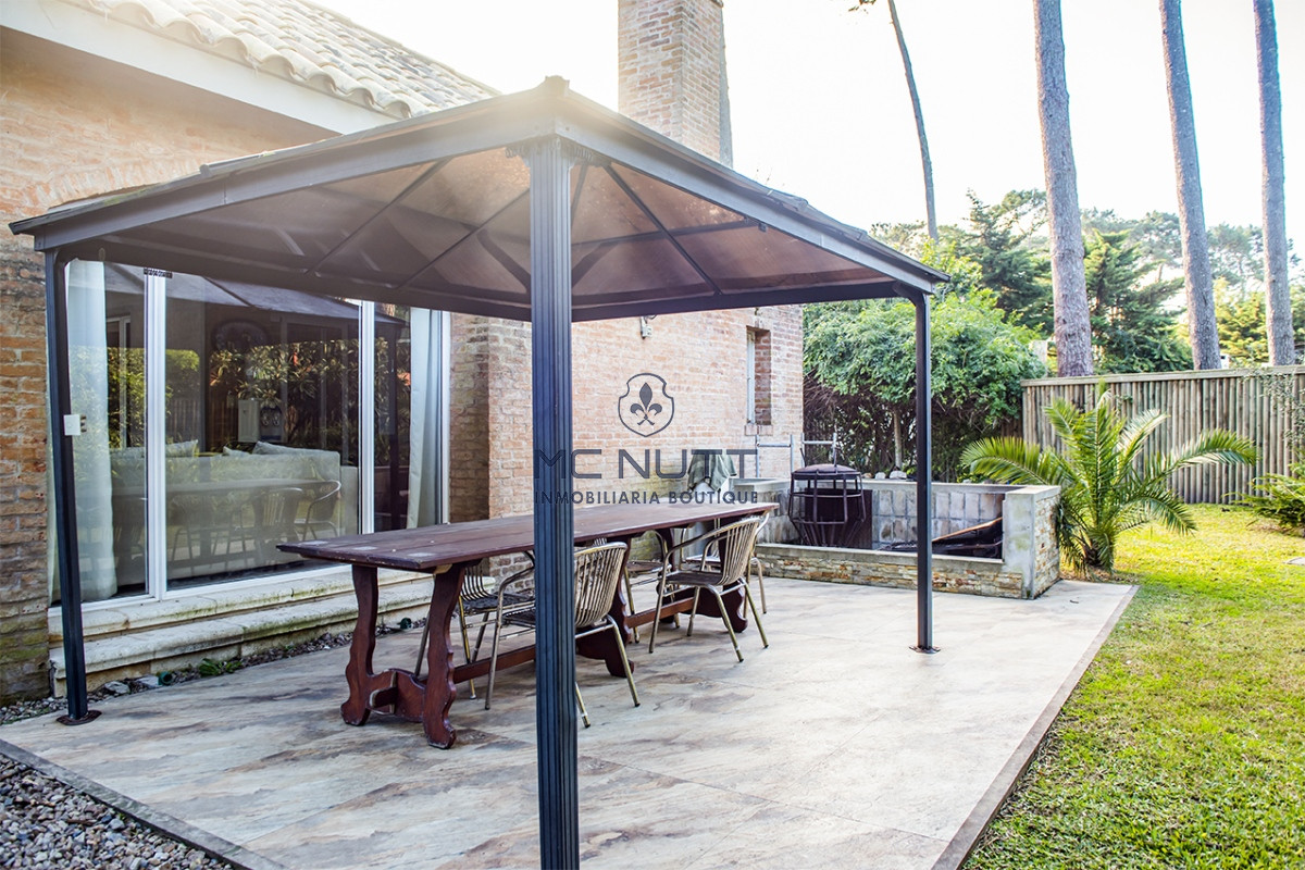 Casa ID.683/ - Casa en Venta de 4 dormitorios en San Rafael , Punta del este 