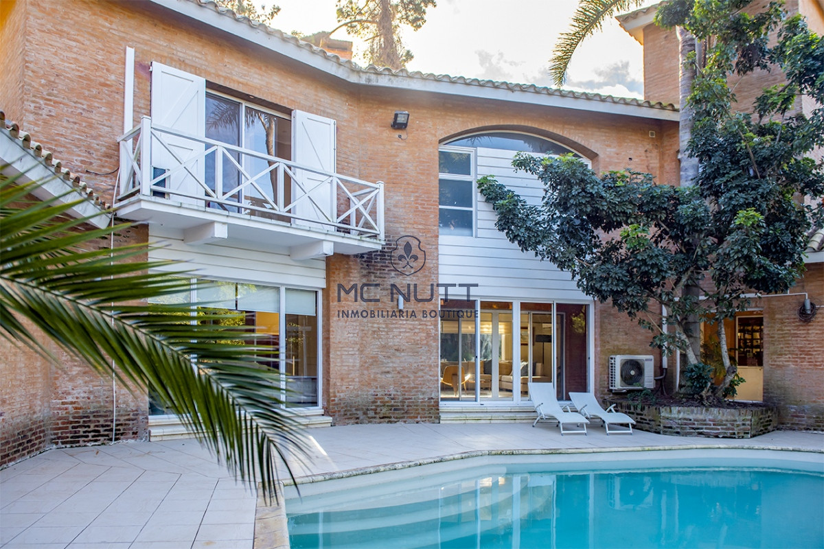 Casa ID.683/ - Casa en Venta de 4 dormitorios en San Rafael , Punta del este 