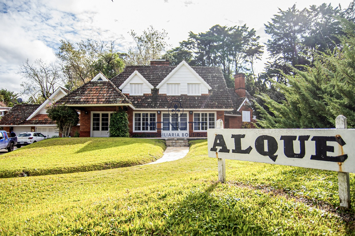 Casa ID.582/ - Hermosísima casa en Golf, Punta del Este