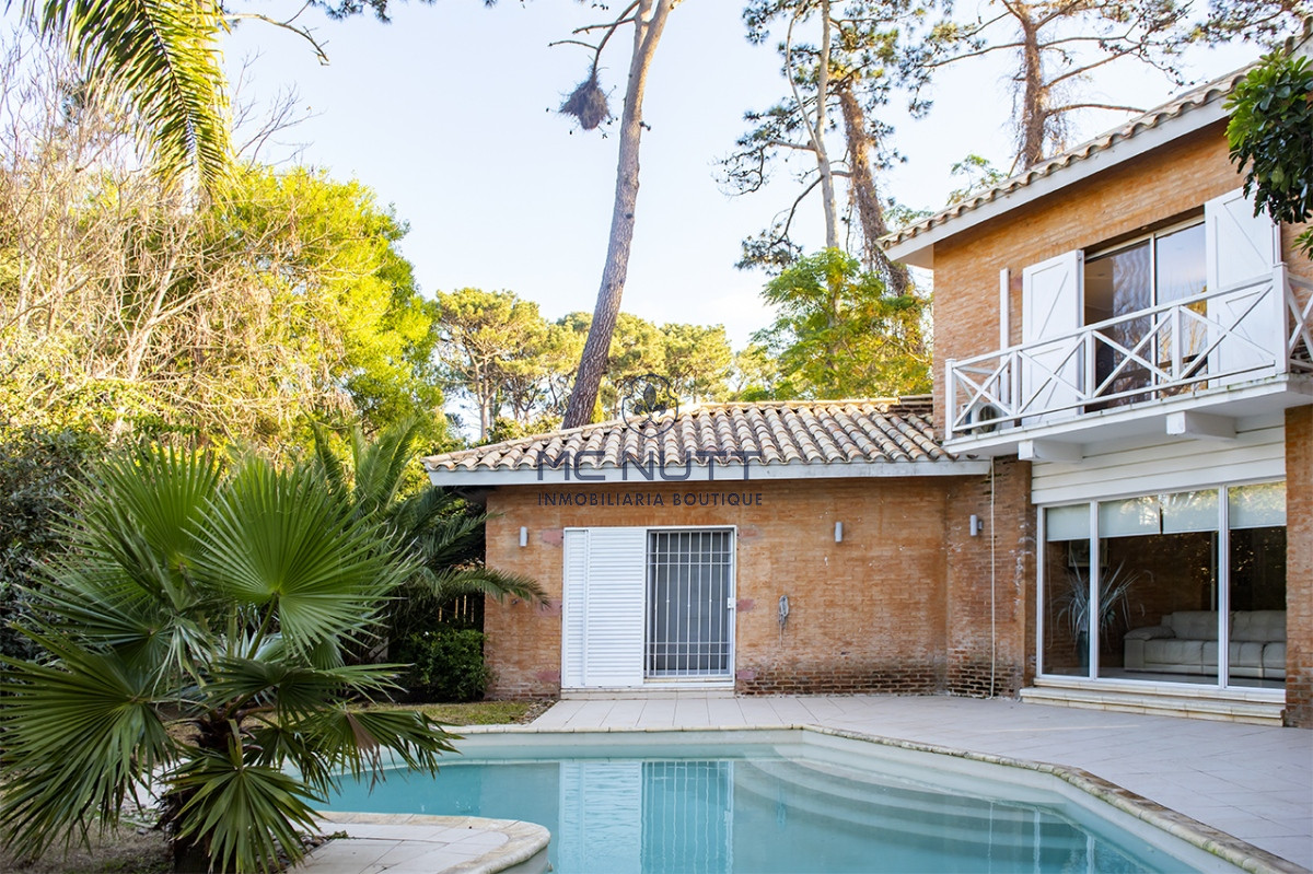 Casa ID.683/ - Casa en Venta de 4 dormitorios en San Rafael , Punta del este 