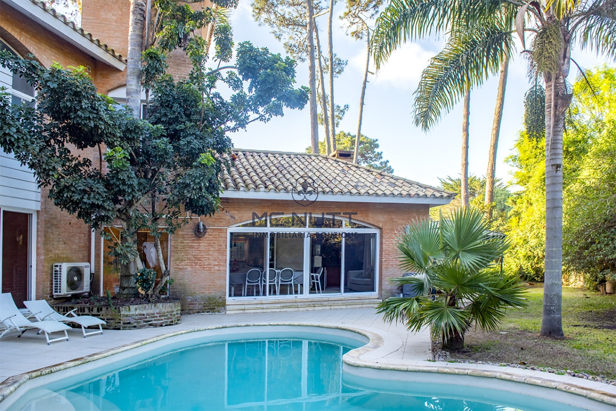 Casa ID.683/ - Casa en Venta de 4 dormitorios en San Rafael , Punta del este 