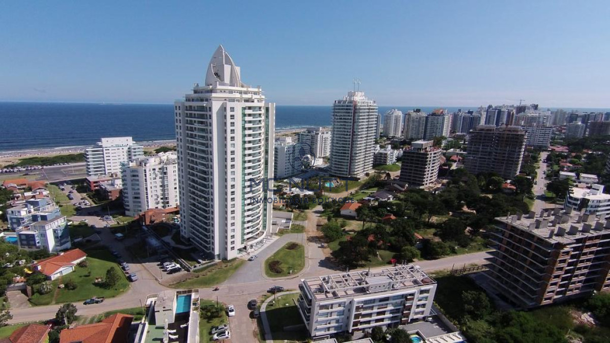 Apartamento Ref.922/ - En venta apartamento en Brava, Punda del Este de 2 dormitorios.