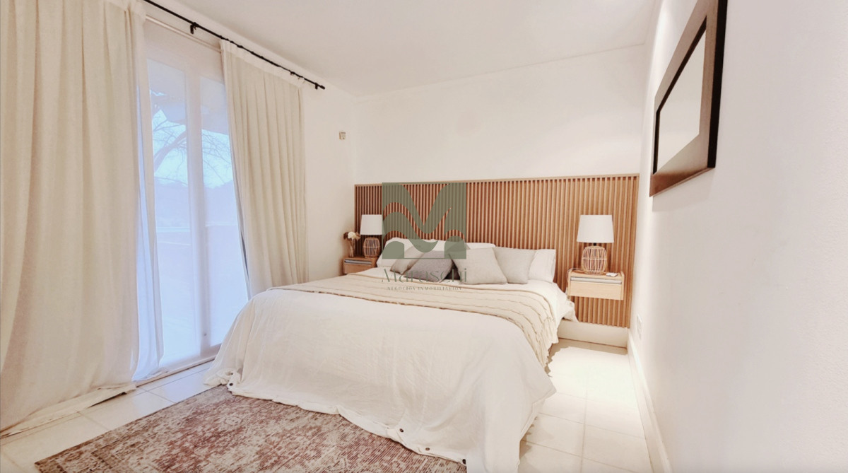 Casa ID.865 - En venta espectacular casa de 5 dormitorios en Golf, Punta del Este
