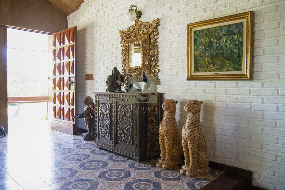 Casa ID.688 - Hermosa casa en venta a pocos metros del mar.