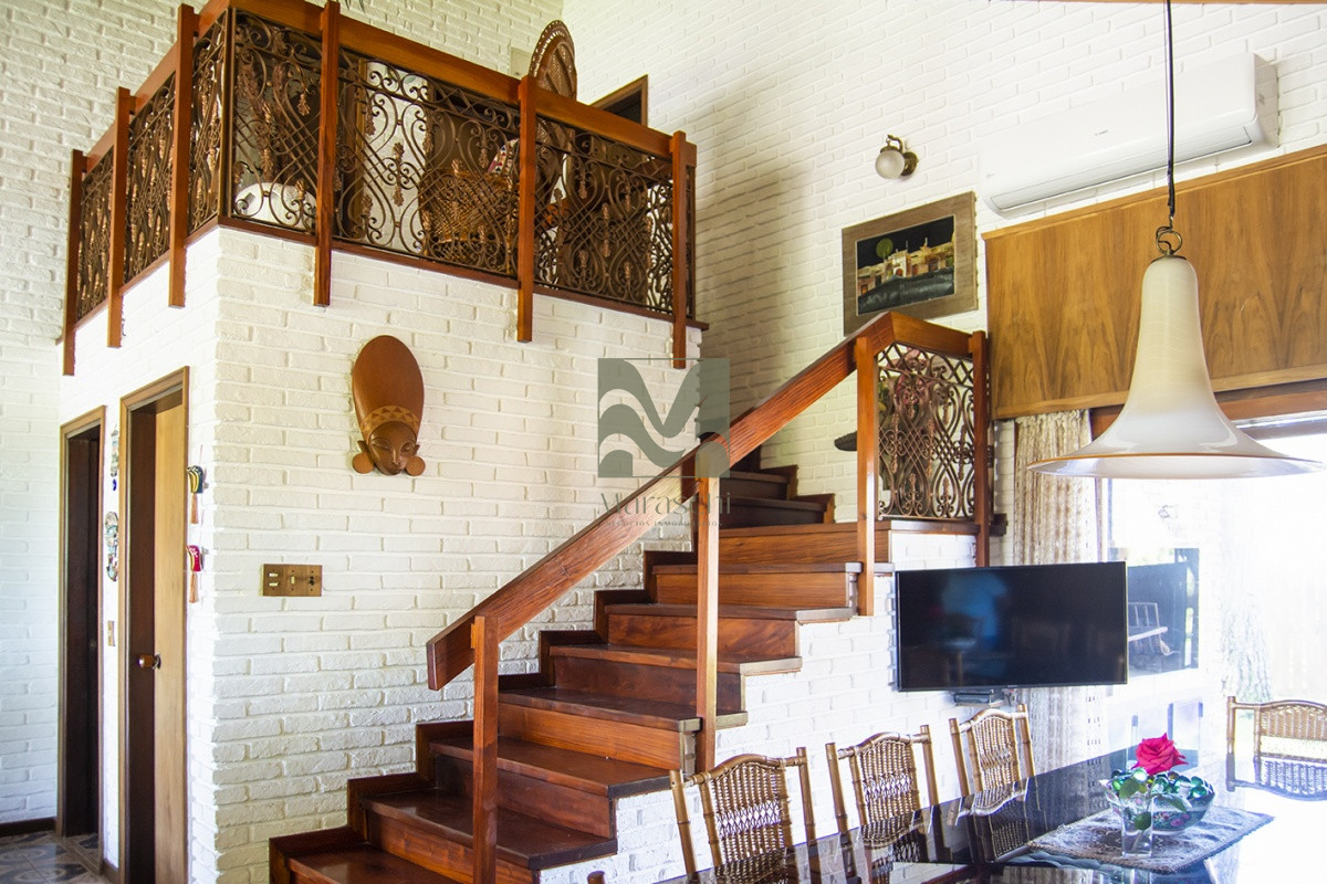 Casa ID.688 - Hermosa casa en venta a pocos metros del mar.