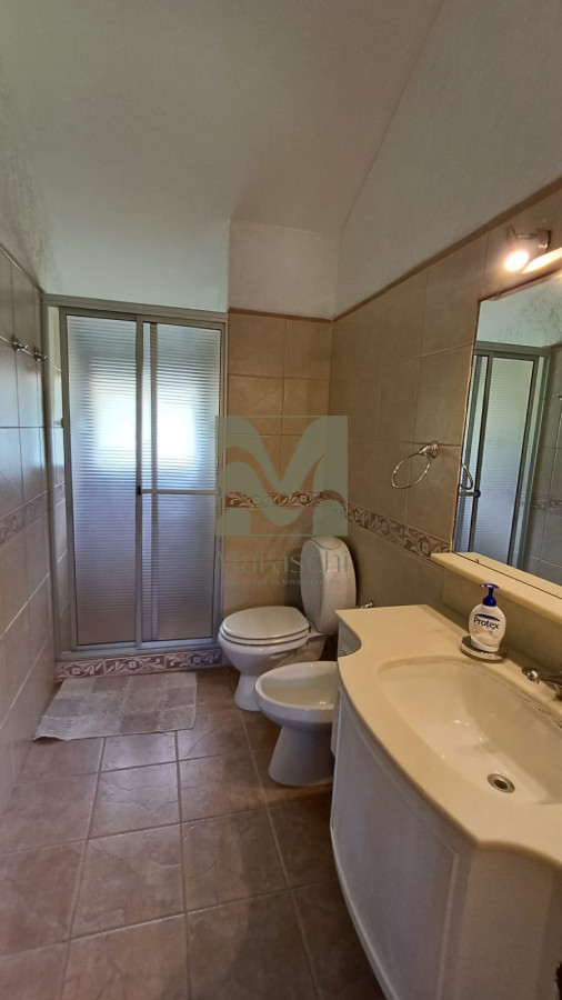 Casa ID.559 - Vende gran casa para vivir todo el año, de 3 dormitorios en Punta del Este 