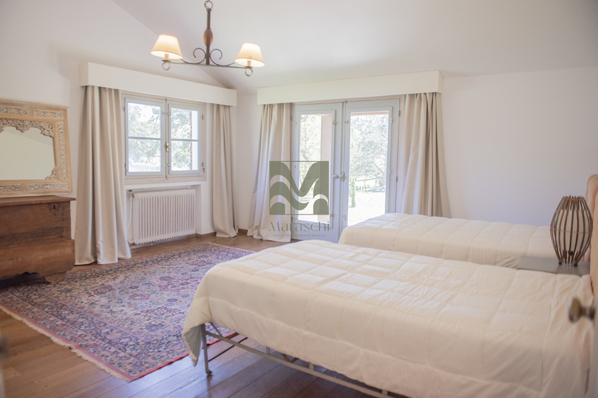 Casa ID.860 - En venta casa de 4 dormitorios, con agradable entorno en Golf, Punta del Este.