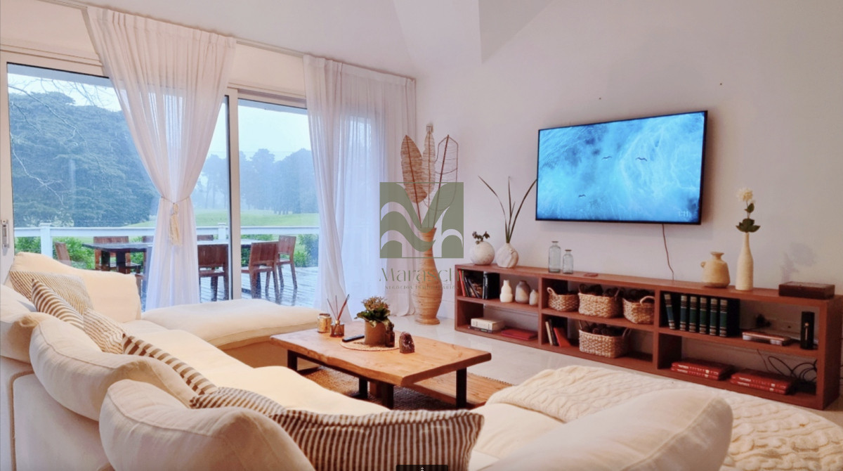 Casa ID.865 - En venta espectacular casa de 5 dormitorios en Golf, Punta del Este