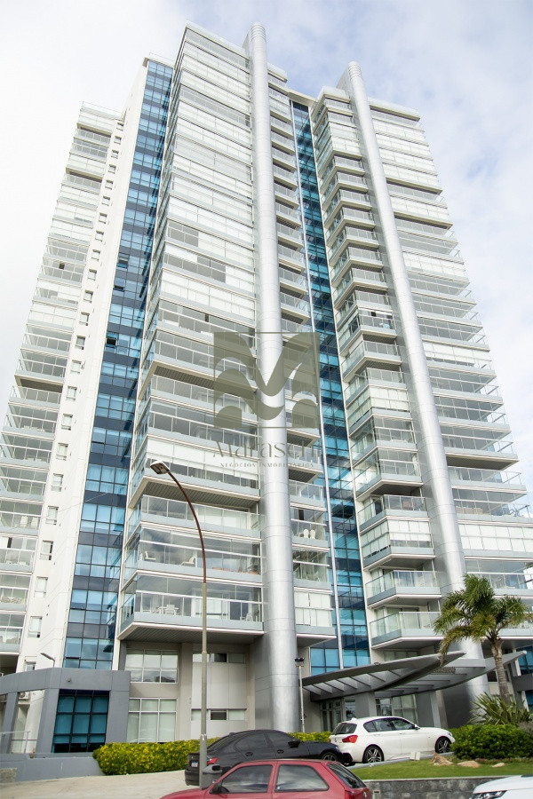 Apartamento ID.835 - MIAMI BOULEVARD, PUNTA DEL ESTE, PLAYA MANSA, DOS DORMITORIOS , PRIMERAS PARADAS 