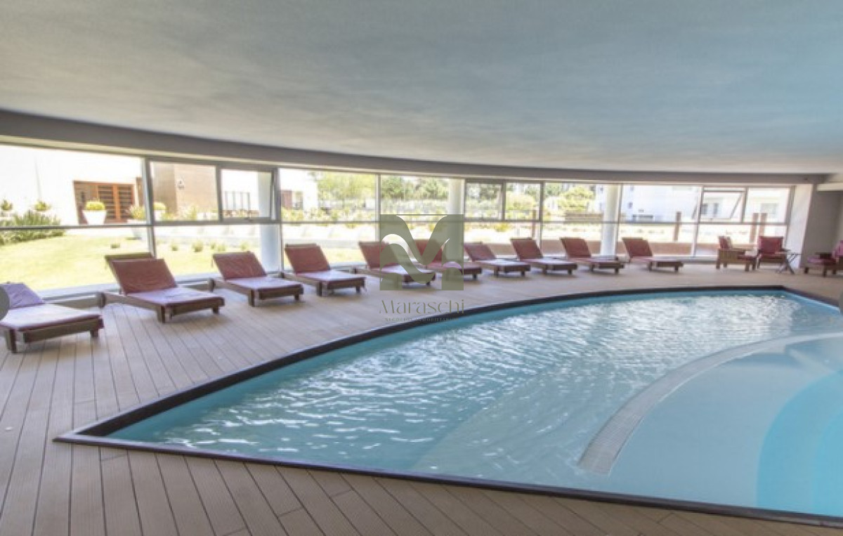 Apartamento ID.952 - Hermoso apartamento en venta de 3 dormitorios y dependencia en Punta del Este.