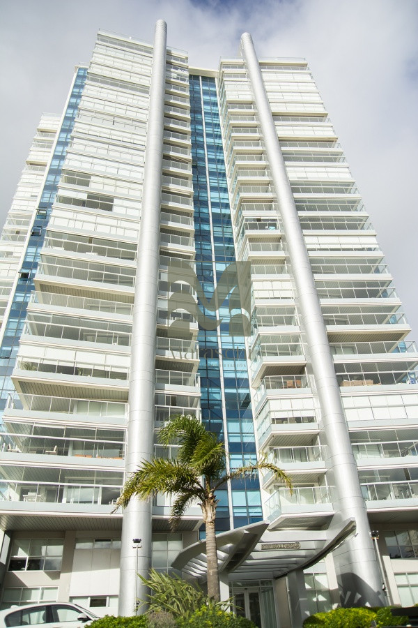 Apartamento ID.835 - MIAMI BOULEVARD, PUNTA DEL ESTE, PLAYA MANSA, DOS DORMITORIOS , PRIMERAS PARADAS 