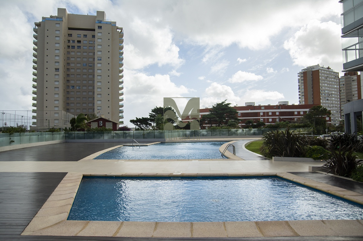 Apartamento ID.835 - MIAMI BOULEVARD, PUNTA DEL ESTE, PLAYA MANSA, DOS DORMITORIOS , PRIMERAS PARADAS 