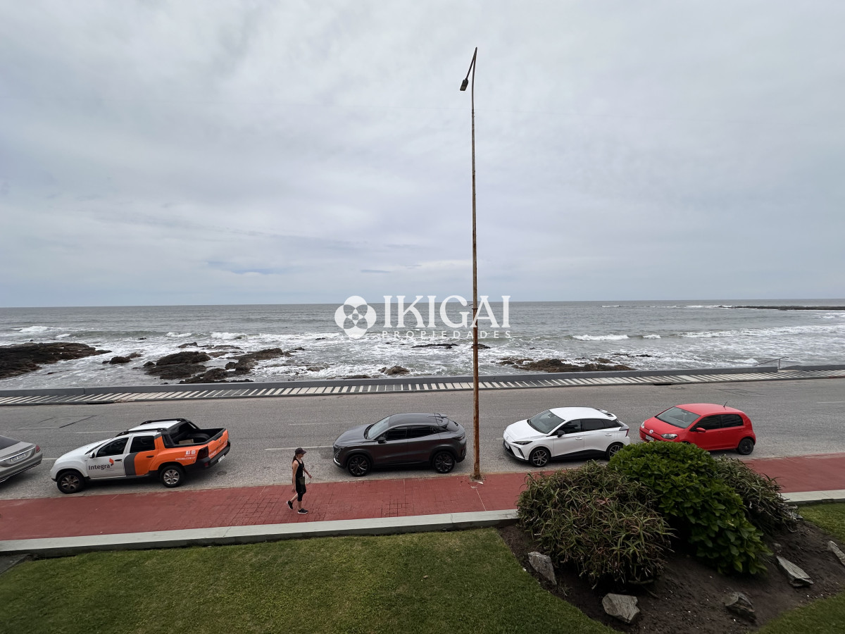 Apartamento ID.847 - En venta apartamento de 2 dormitorios en Peninsula, Punta del Este