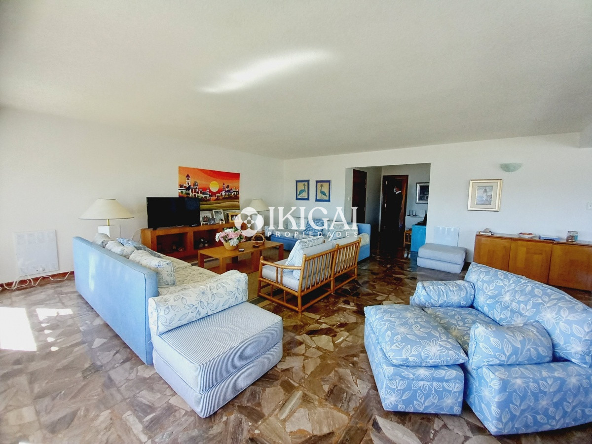 Apartamento ID.468 - Espectacular planta frente al mar, Amplios ambientes.