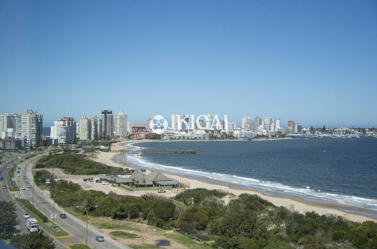 Apartamento ID.469 -  Edificio Tunquelen II, 3 dormitorios mas servicio, playa mansa 