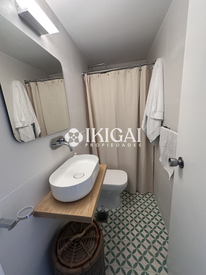 Apartamento ID.486 - Vende Tamanaco de 2 dormitorios RECICLADO, Punta del Este