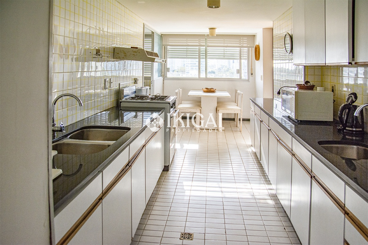 Apartamento ID.264 - Hermoso Departamento en venta de 3 dormitorios. Torre Tiburon. Playa Brava.
