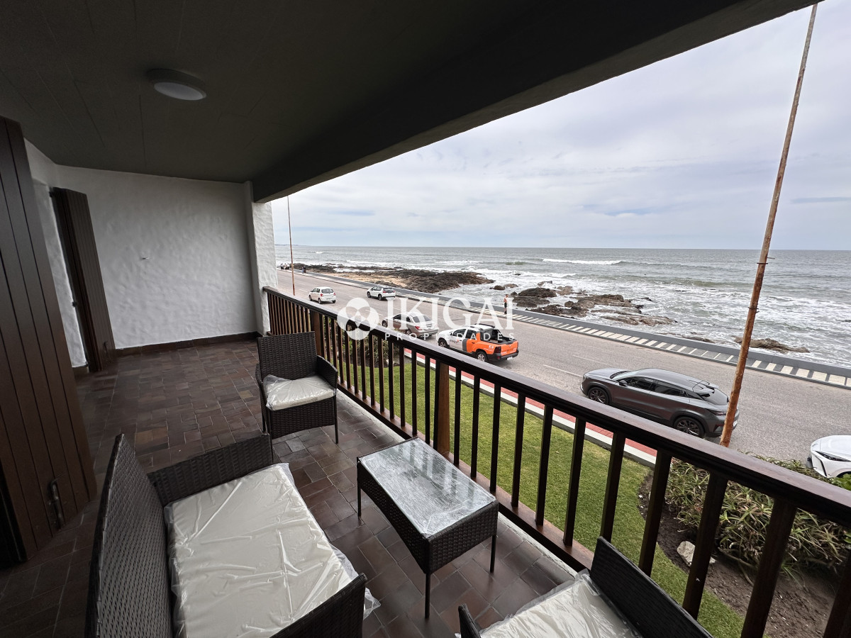 Apartamento ID.847 - En venta apartamento de 2 dormitorios en Peninsula, Punta del Este